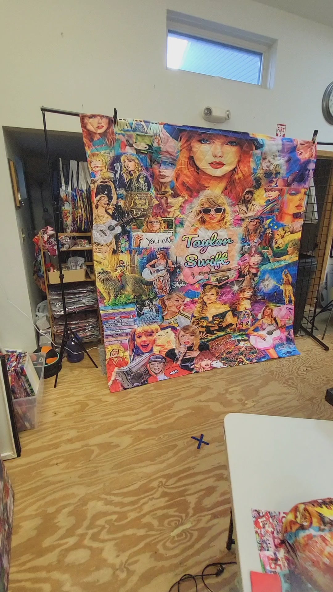 TAYLOR SWIFT QUILT (3 SIZES)